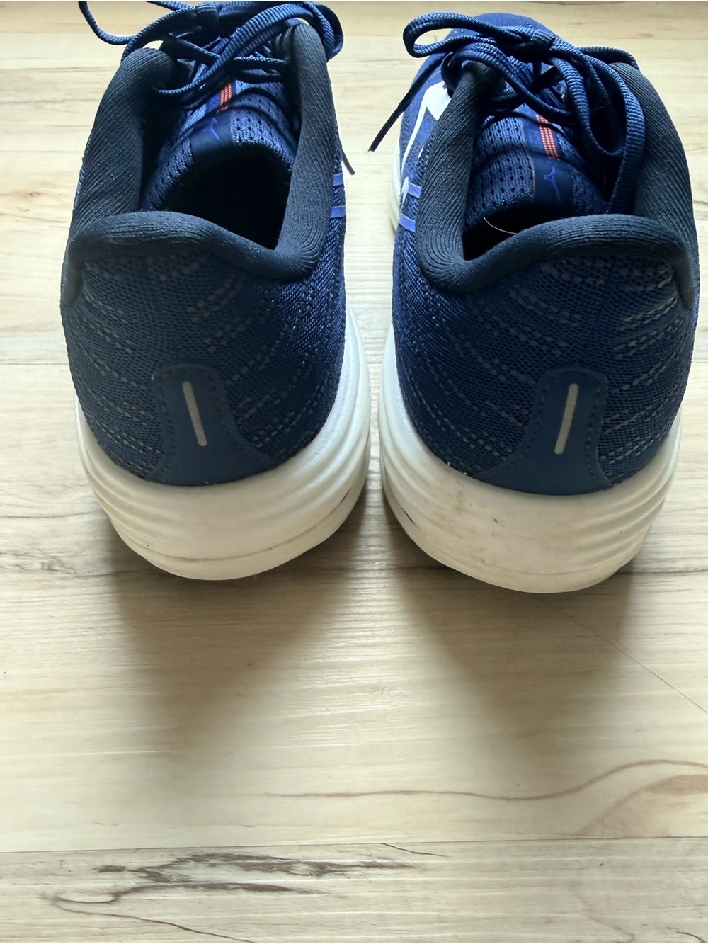 Mizuno Wave Rider 29 navy running shoes men with bright yellow-green midsole - Picture 7 of 10